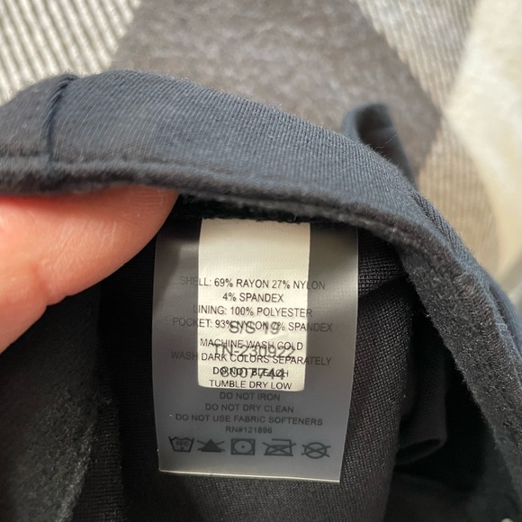 Title Nine Pants, Black, Size 8 - Picture 7 of 8